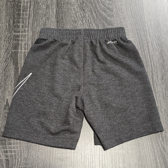 Nike Toddler Boys 4T T-Shirt & Shorts Set - Picture 5 of 7